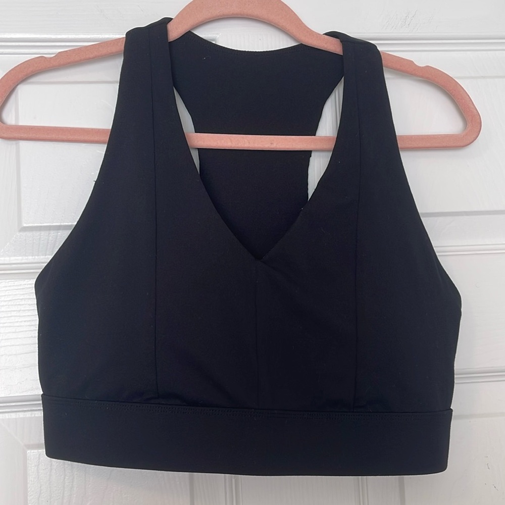 Fabletics black sports bra with pocket